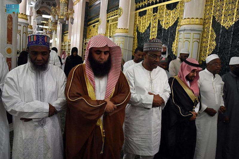 الرئيس الغيني يزور المسجد النبوي - المواطن