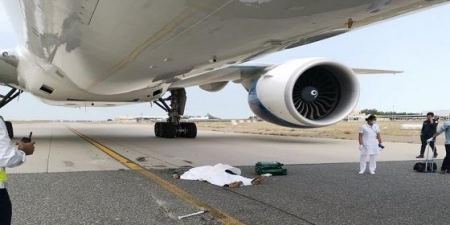 فني ميكانيكي يلقى مصرعه تحت عجلات طائرة في الكويت - صور